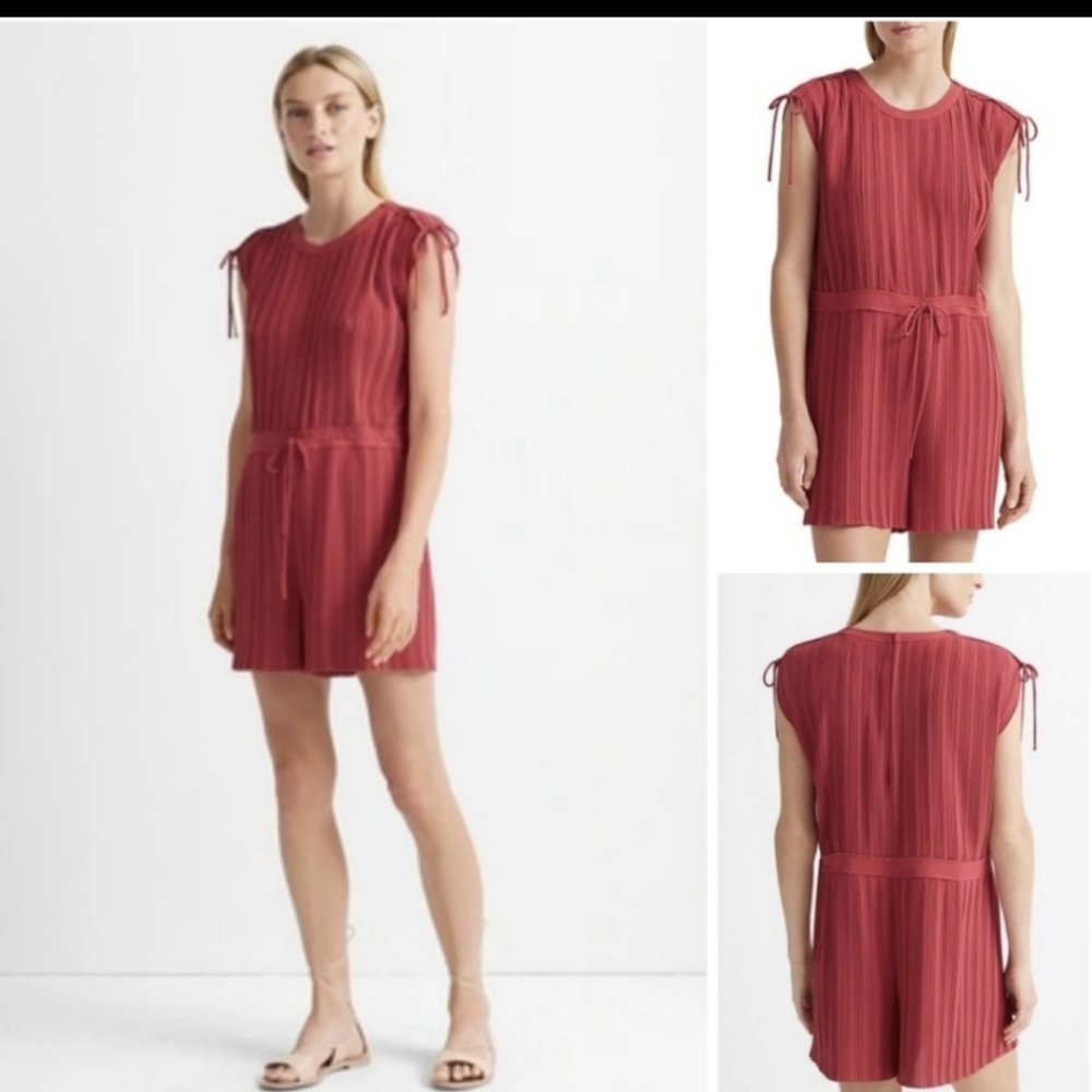 BNWT Club Monaco Pleated Viga Romper in Rose
